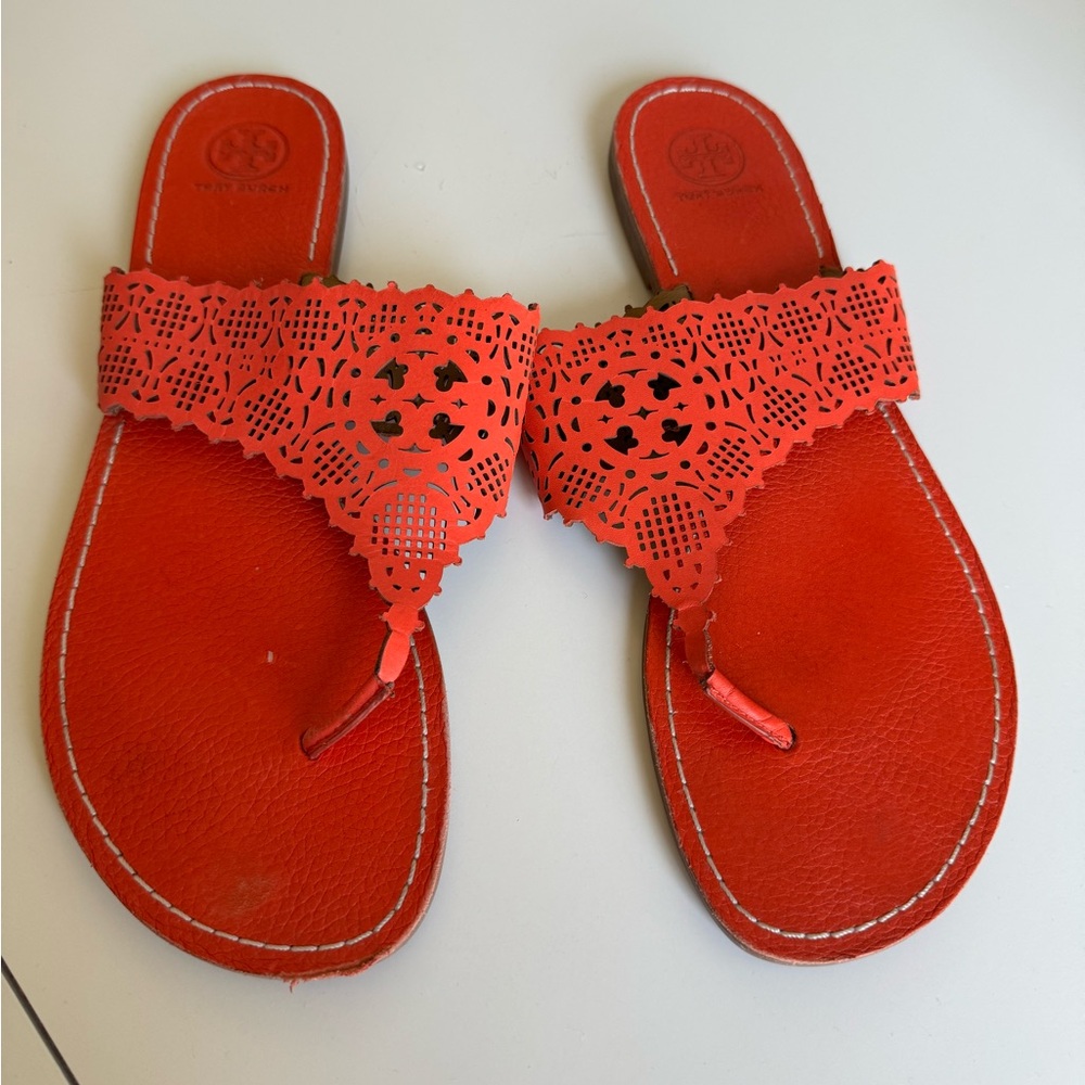 TORY BURCH Roselle laser cut thong sandals | Size 10